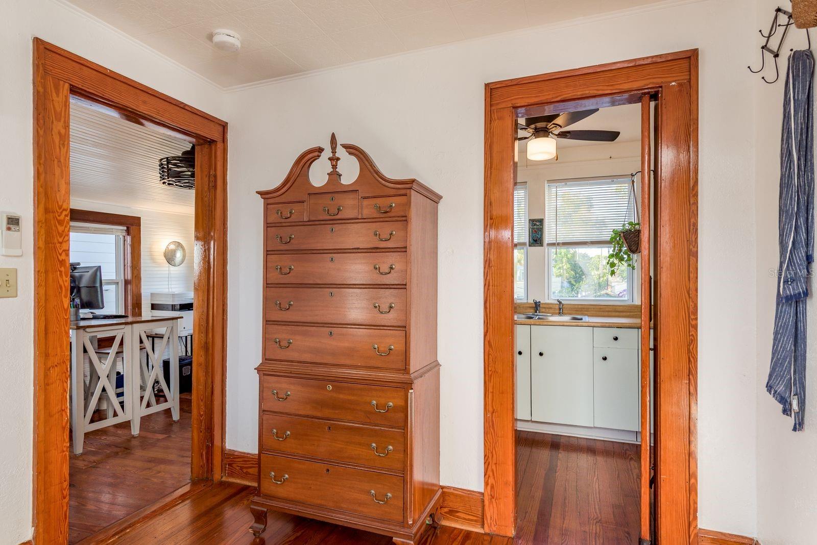 927 6TH St ST PETERSBURG, FL 33701