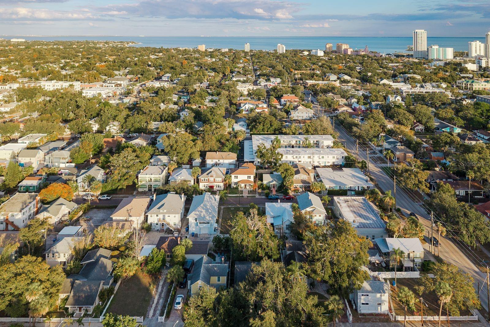 927 6TH St ST PETERSBURG, FL 33701