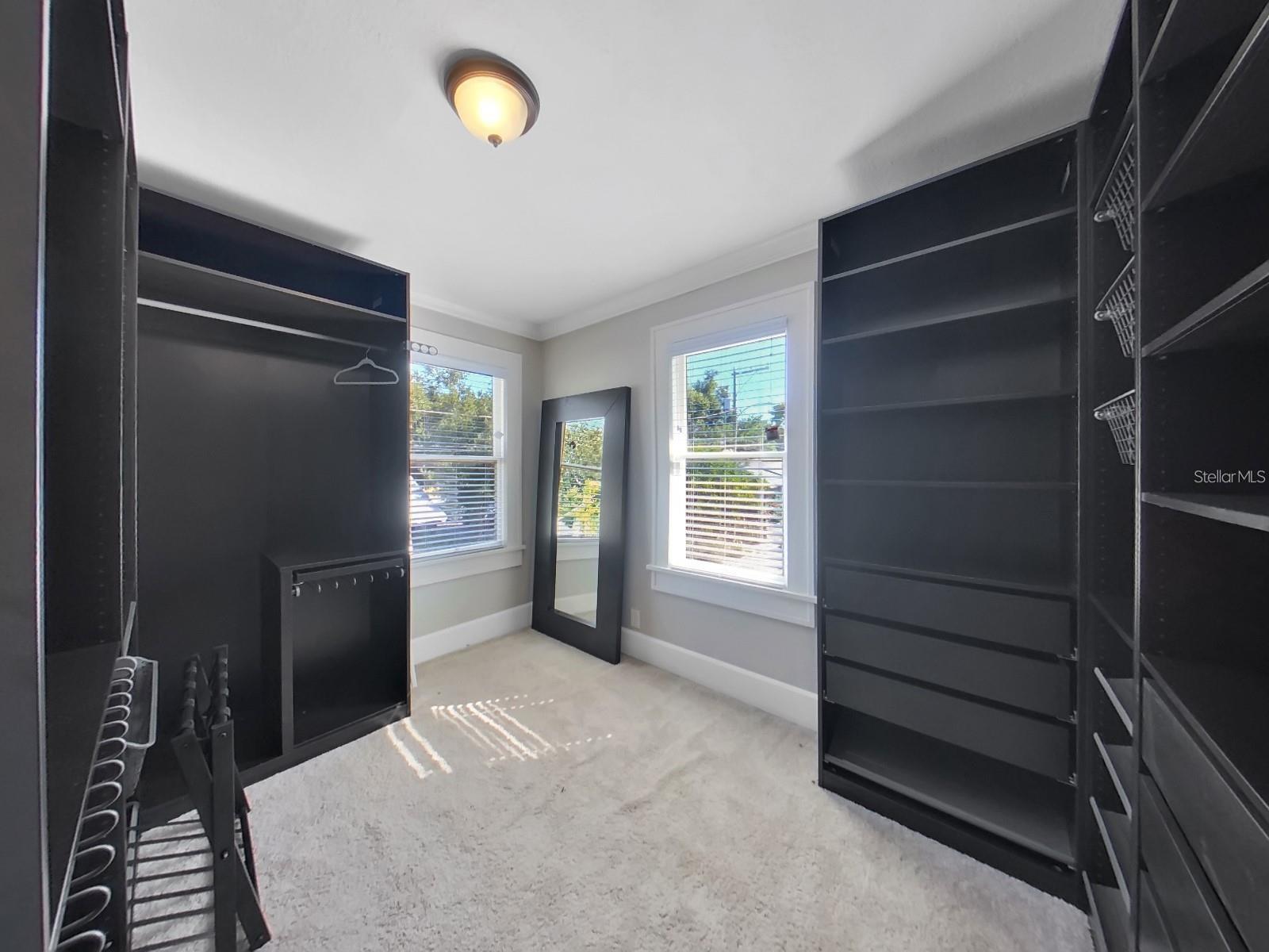 614 8TH St ST PETERSBURG, FL 33701