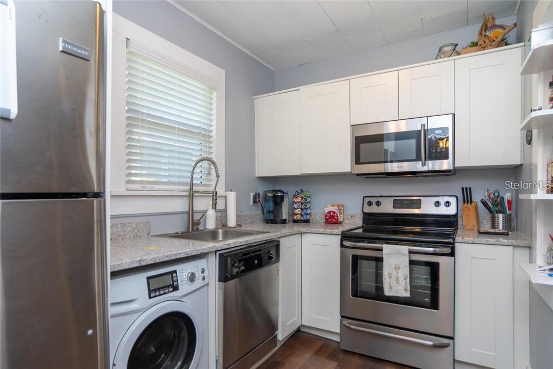 614 8TH St ST PETERSBURG, FL 33701