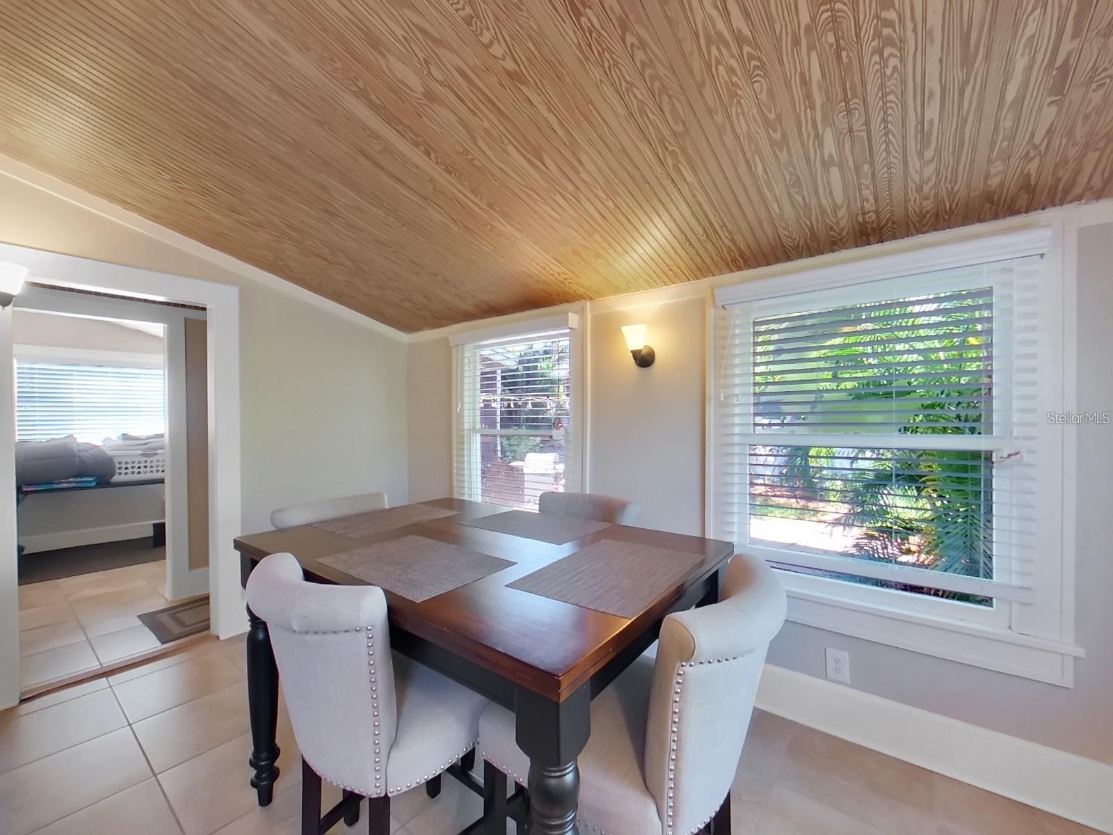 614 8TH St ST PETERSBURG, FL 33701