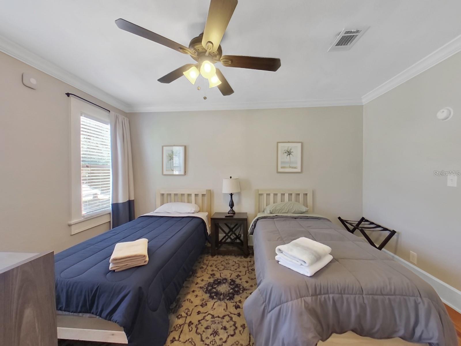 614 8TH St ST PETERSBURG, FL 33701