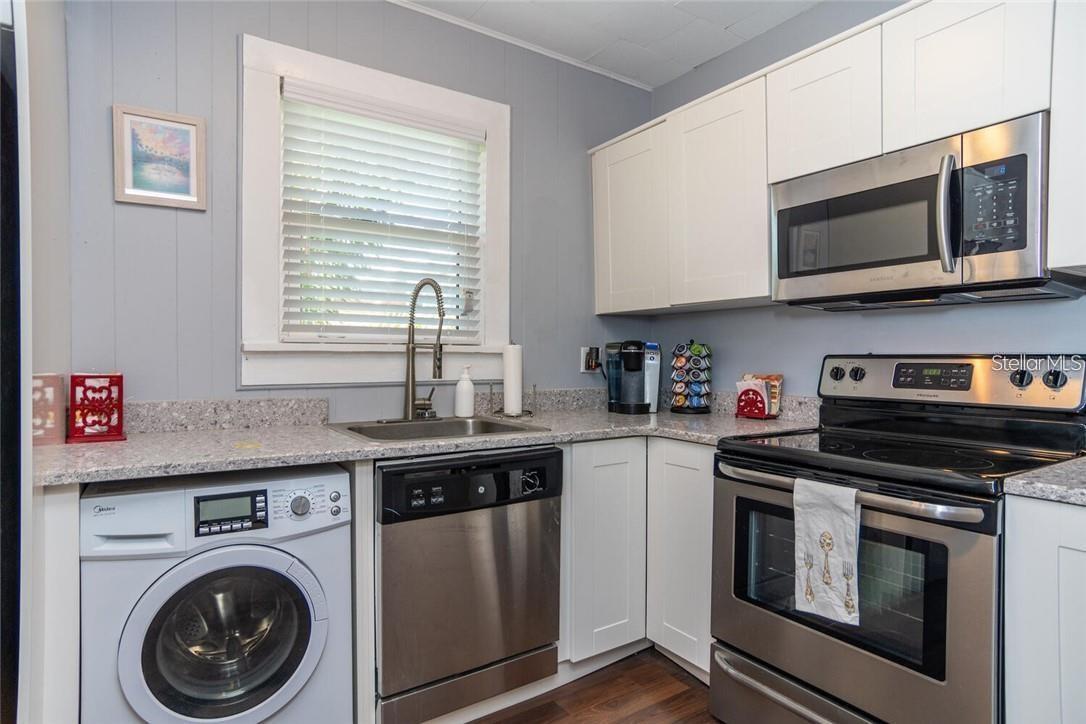 614 8TH St ST PETERSBURG, FL 33701