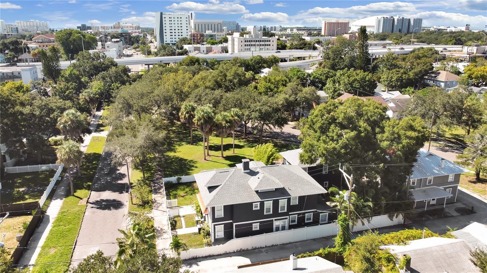 614 8TH St ST PETERSBURG, FL 33701