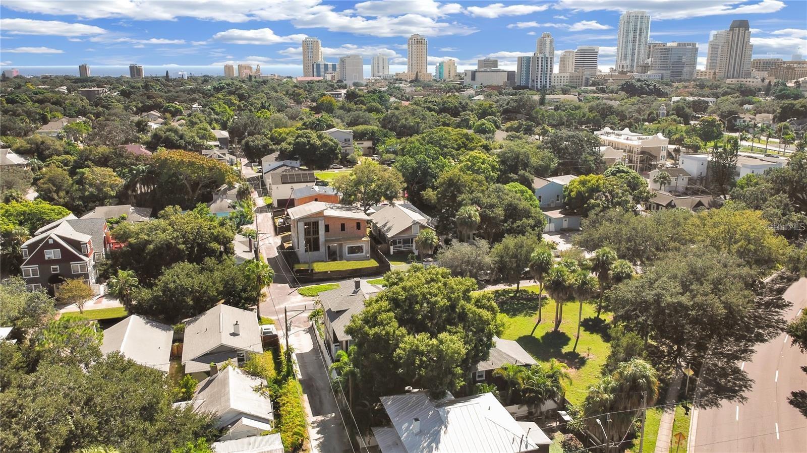 614 8TH St ST PETERSBURG, FL 33701