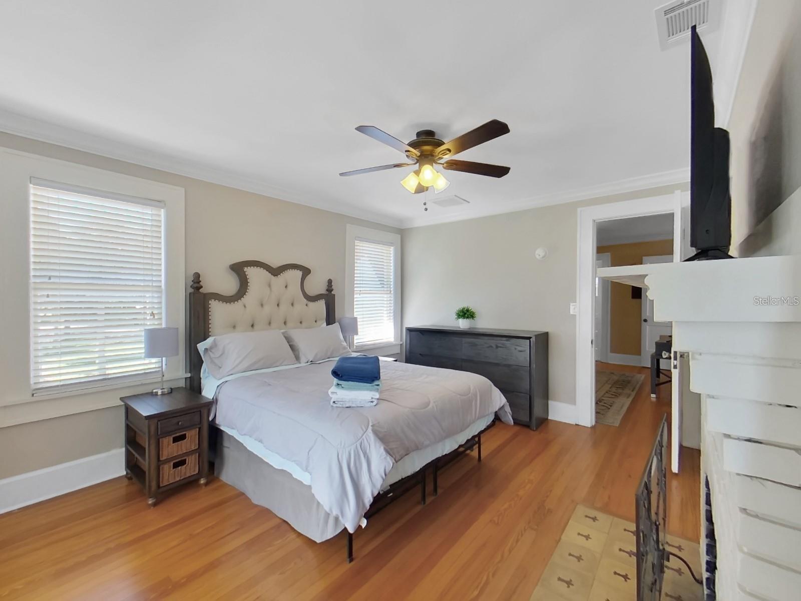 614 8TH St ST PETERSBURG, FL 33701