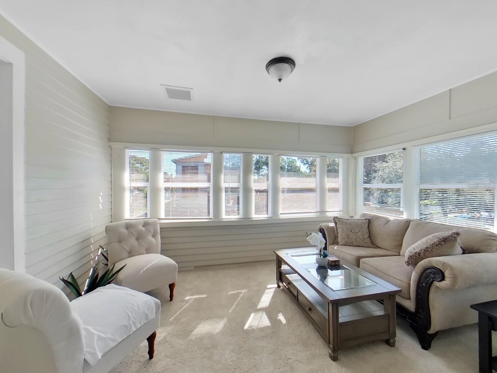 614 8TH St ST PETERSBURG, FL 33701