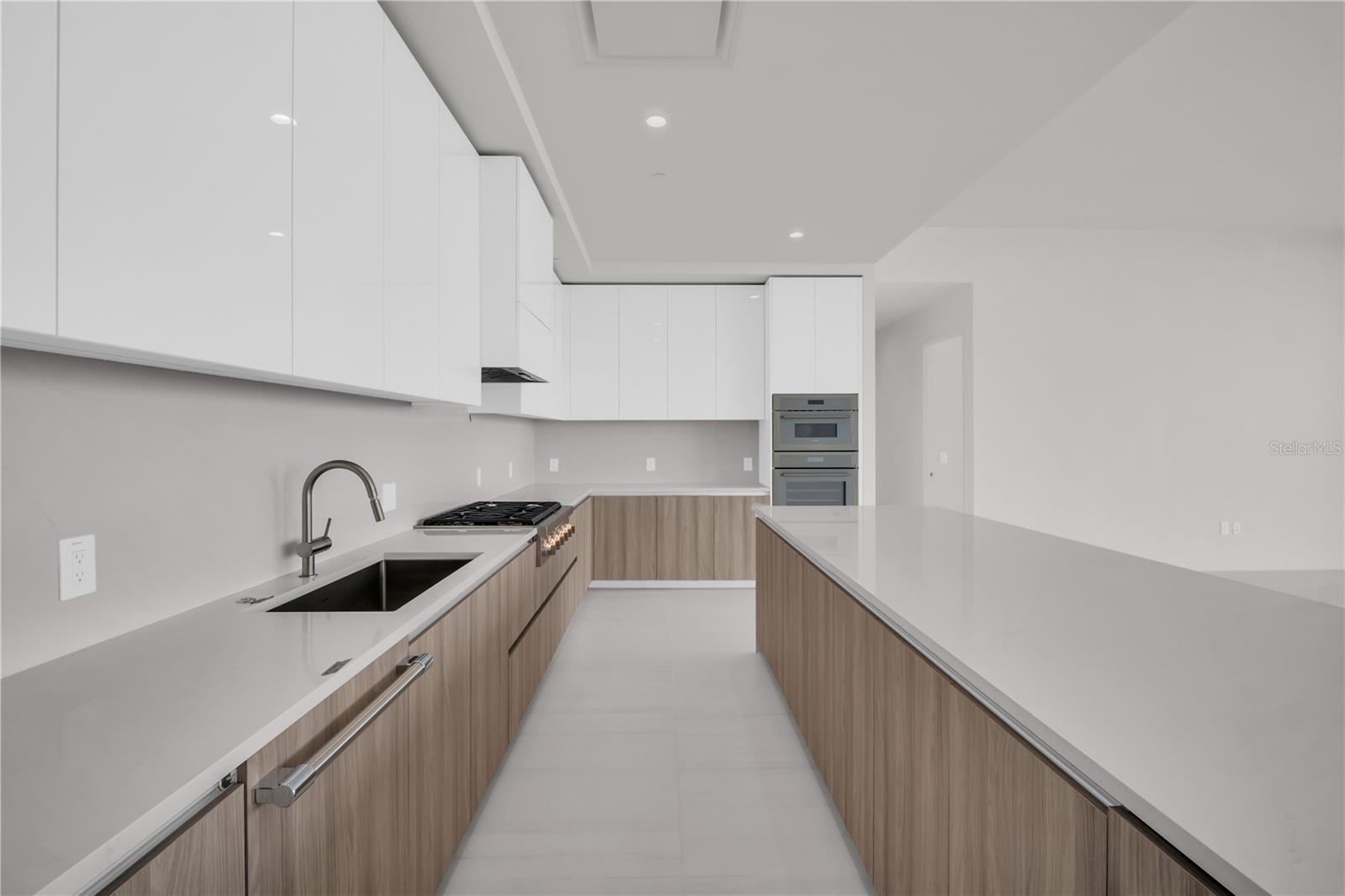 400 CENTRAL Ave #4002 ST PETERSBURG, FL 33701