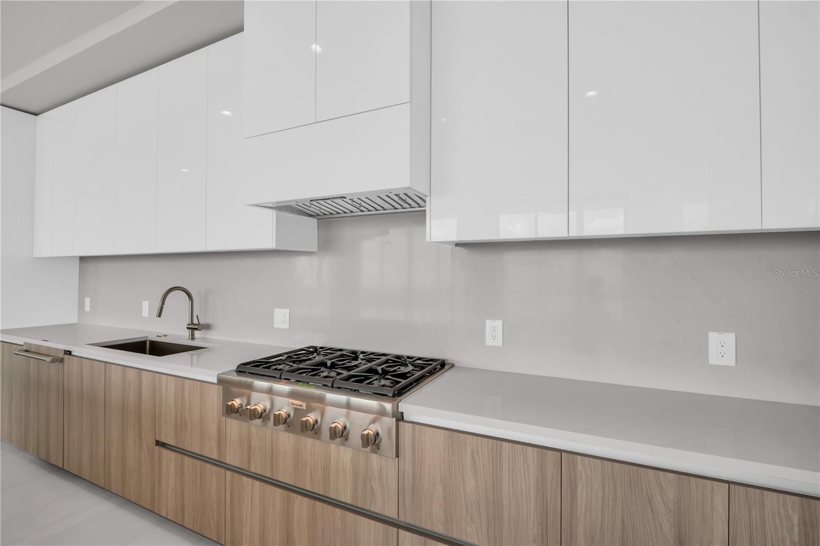 400 CENTRAL Ave #4002 ST PETERSBURG, FL 33701