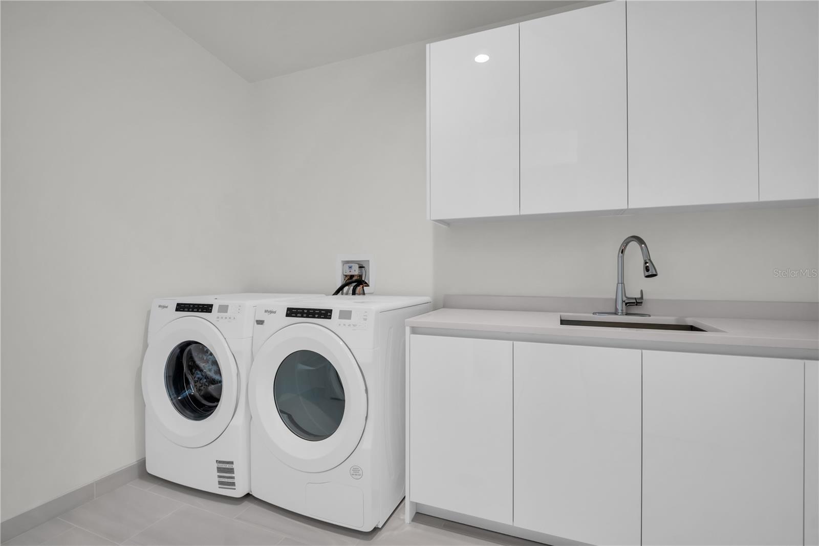 400 CENTRAL Ave #4002 ST PETERSBURG, FL 33701