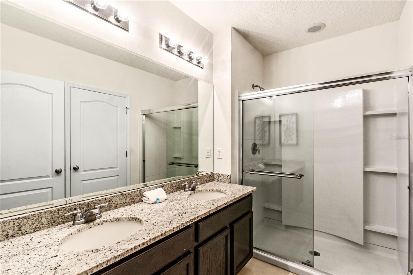 6070 BROAD OAK Dr DAVENPORT, FL 33837