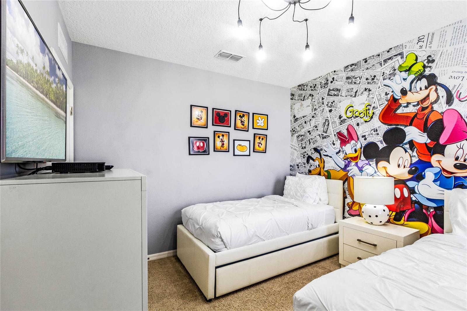 6070 BROAD OAK Dr DAVENPORT, FL 33837