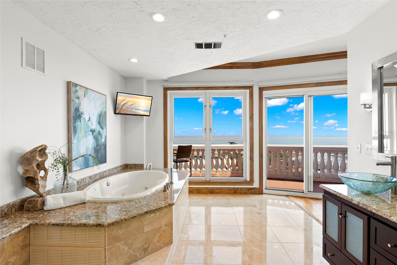 288 Bch Dr #PH-2A ST PETERSBURG, FL 33701