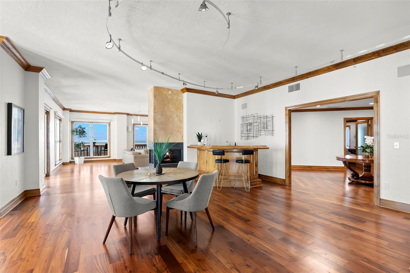 288 Bch Dr #PH-2A ST PETERSBURG, FL 33701