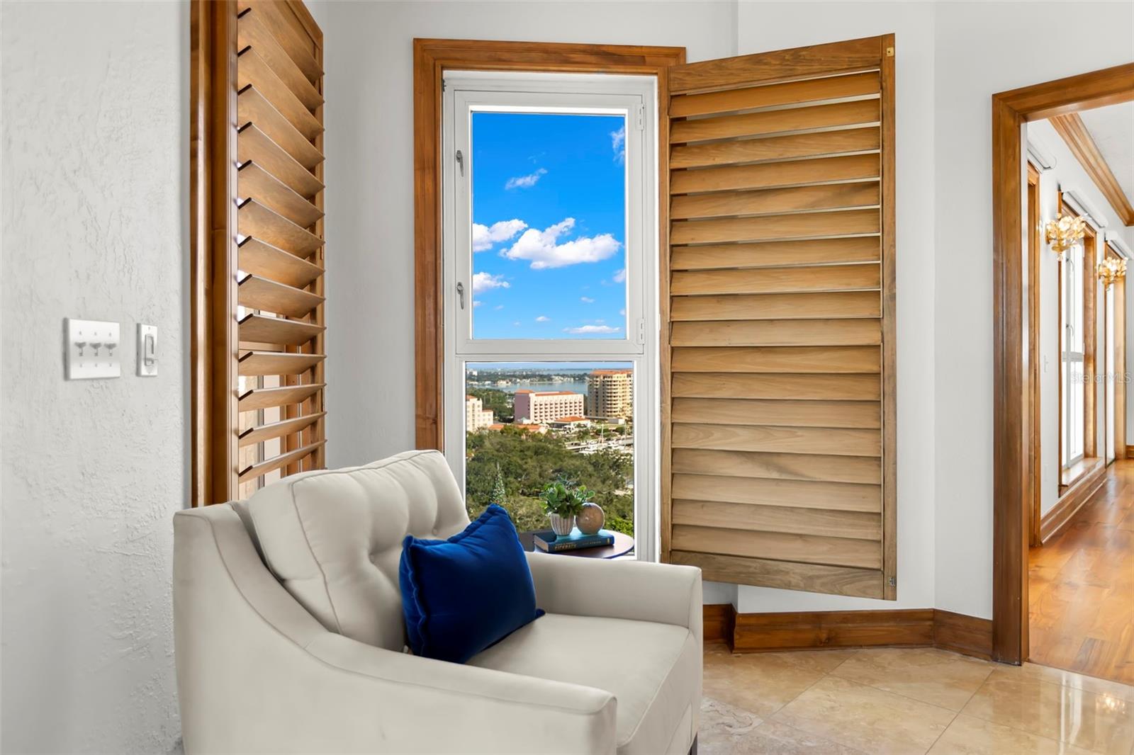 288 Bch Dr #PH-2A ST PETERSBURG, FL 33701