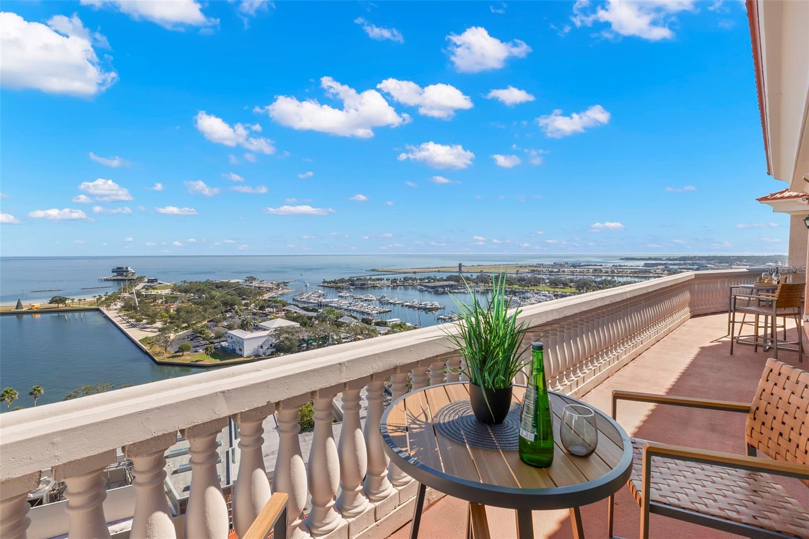 288 Bch Dr #PH-2A ST PETERSBURG, FL 33701