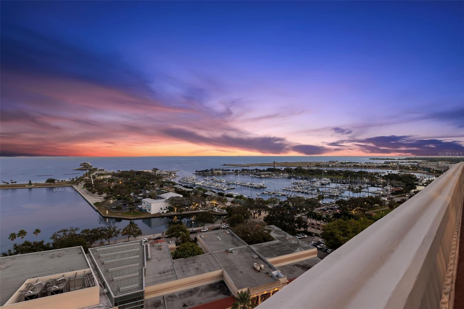 288 Bch Dr #PH-2A ST PETERSBURG, FL 33701