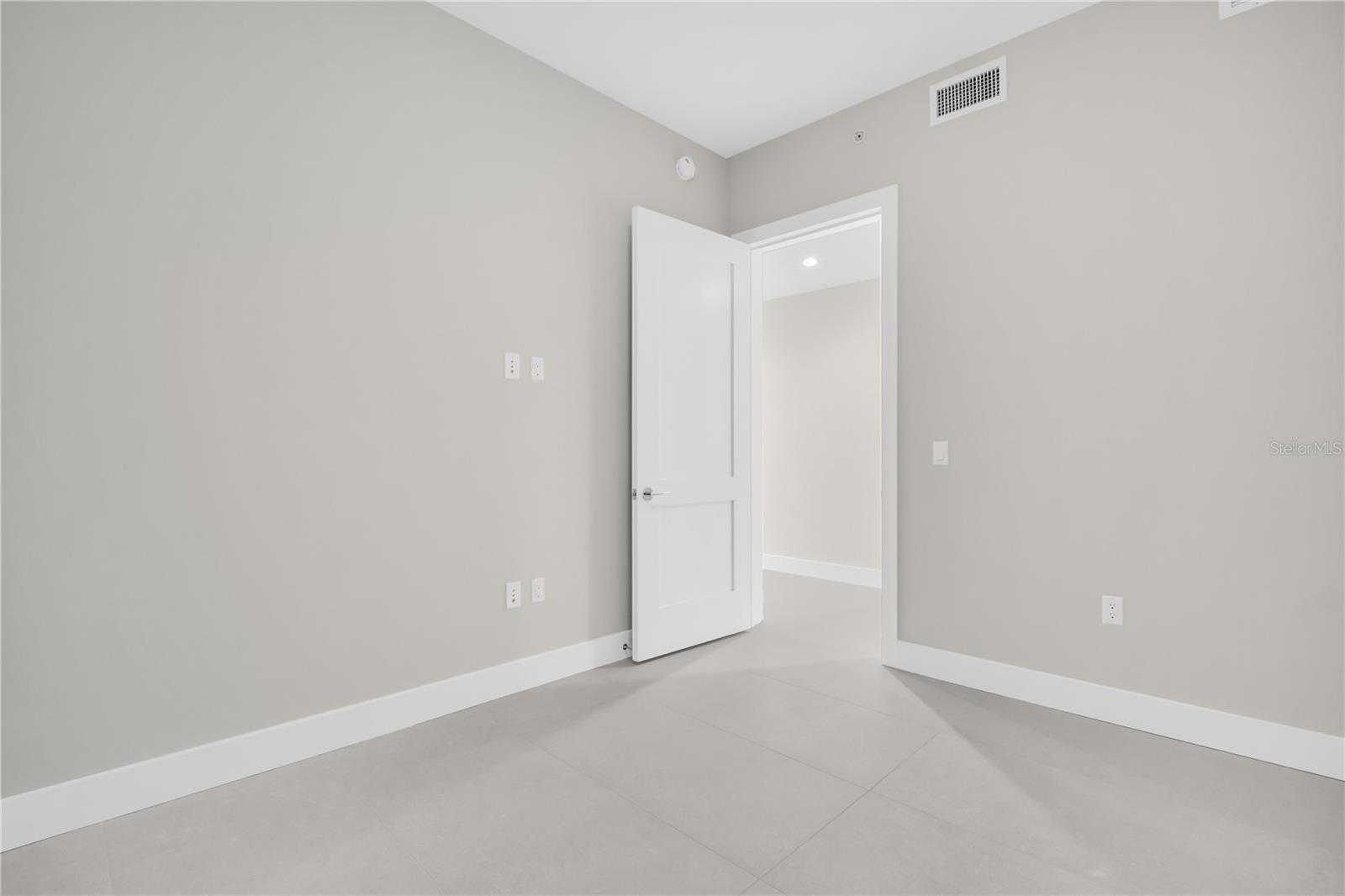 275 1ST Ave #3704 ST PETERSBURG, FL 33701