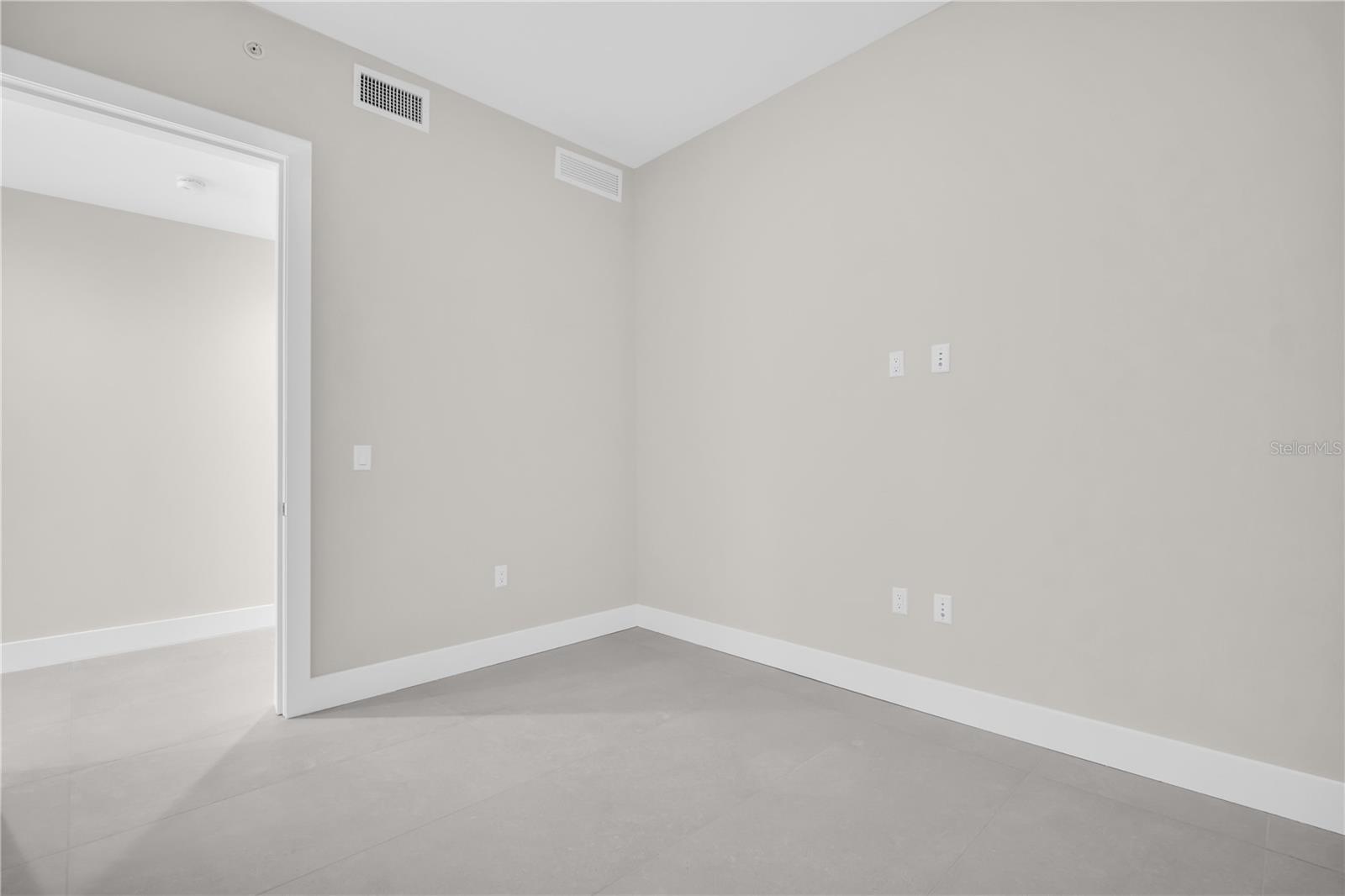 275 1ST Ave #3704 ST PETERSBURG, FL 33701