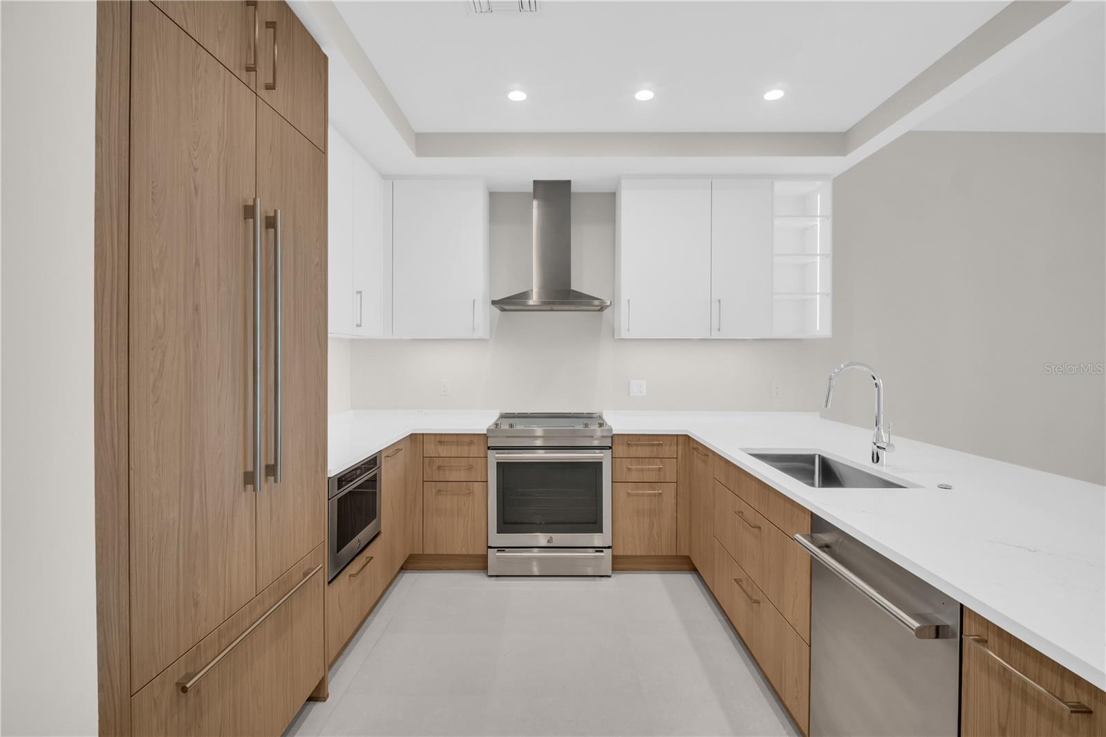 275 1ST Ave #3704 ST PETERSBURG, FL 33701