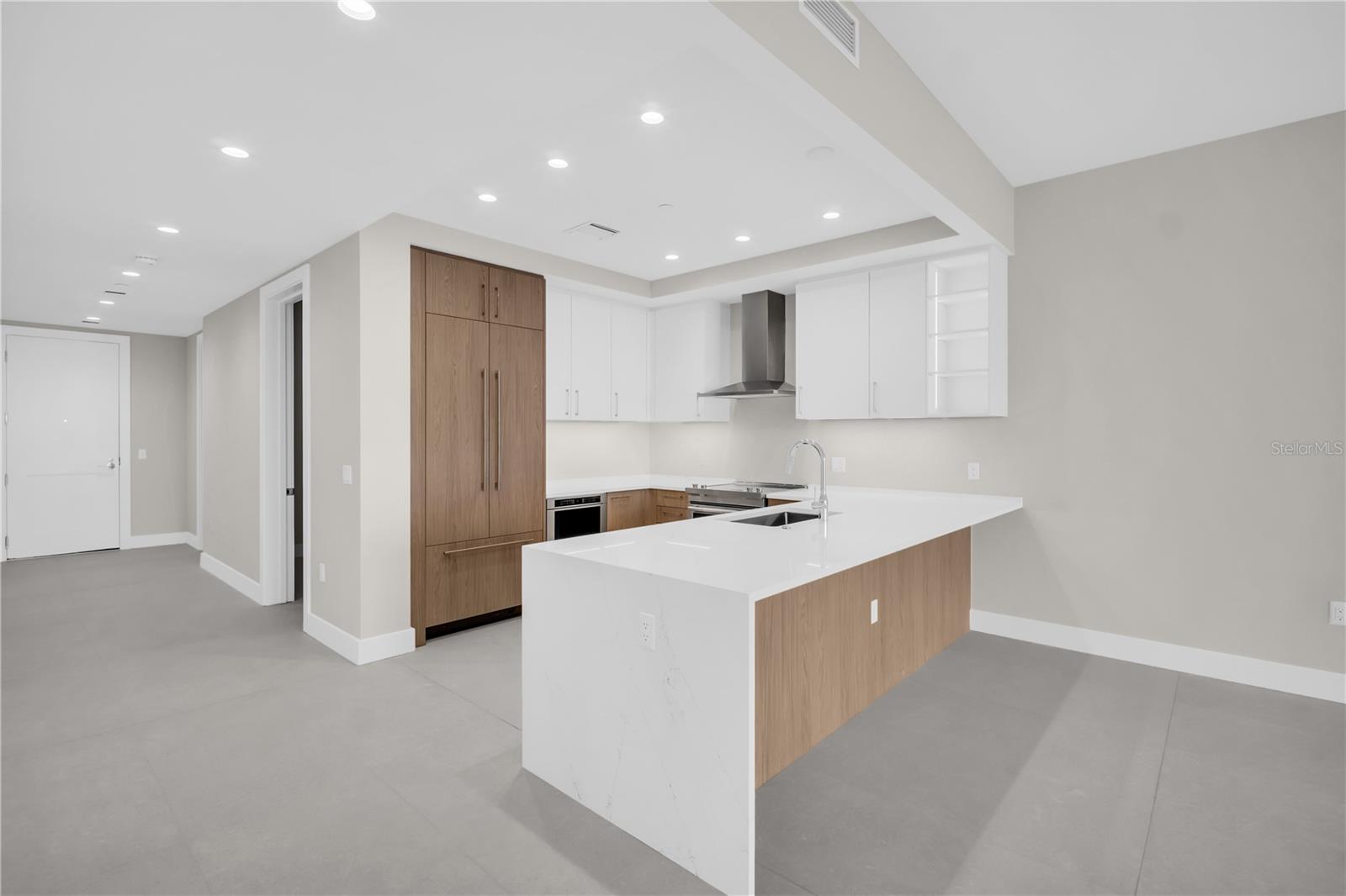 275 1ST Ave #3704 ST PETERSBURG, FL 33701