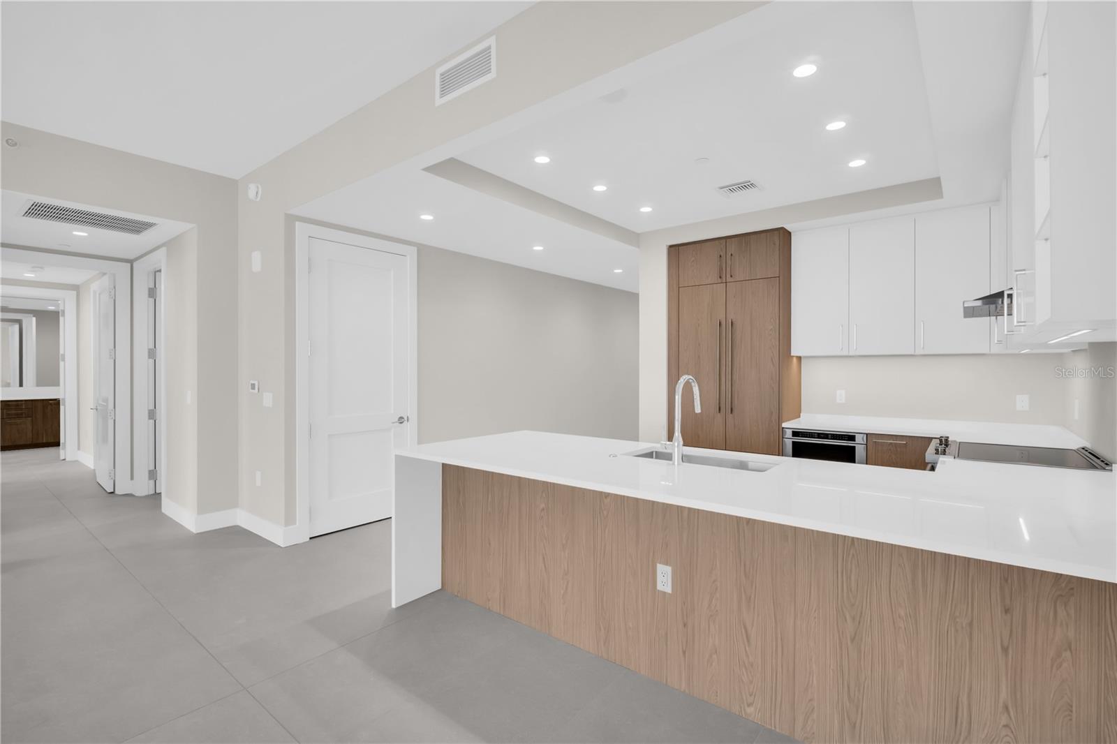 275 1ST Ave #3704 ST PETERSBURG, FL 33701