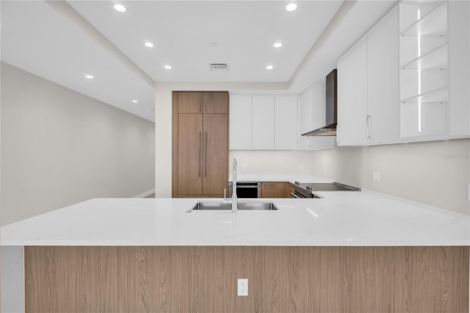 275 1ST Ave #3704 ST PETERSBURG, FL 33701