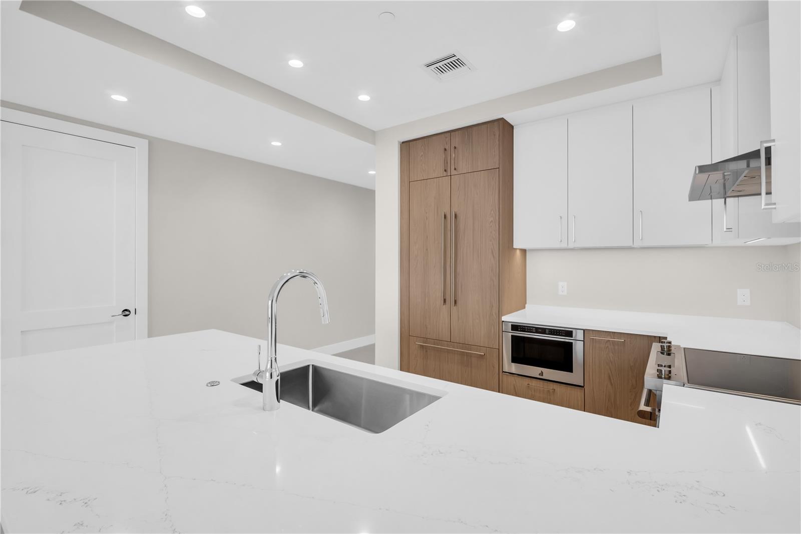 275 1ST Ave #3704 ST PETERSBURG, FL 33701