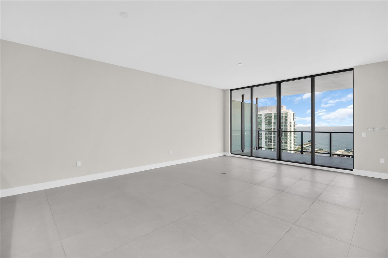 275 1ST Ave #3704 ST PETERSBURG, FL 33701