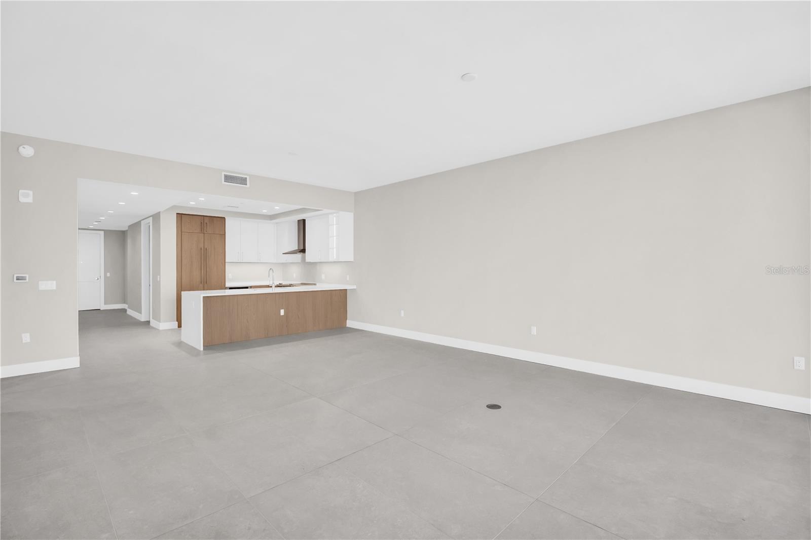 275 1ST Ave #3704 ST PETERSBURG, FL 33701