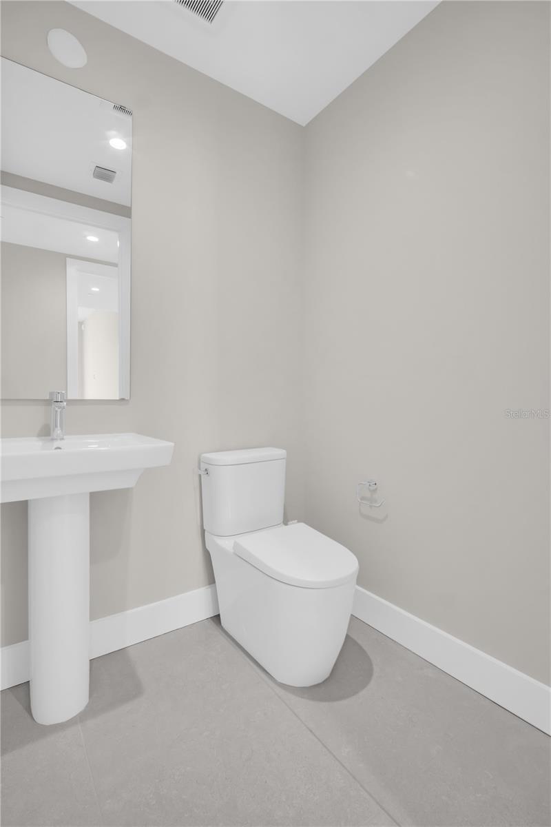 275 1ST Ave #3704 ST PETERSBURG, FL 33701