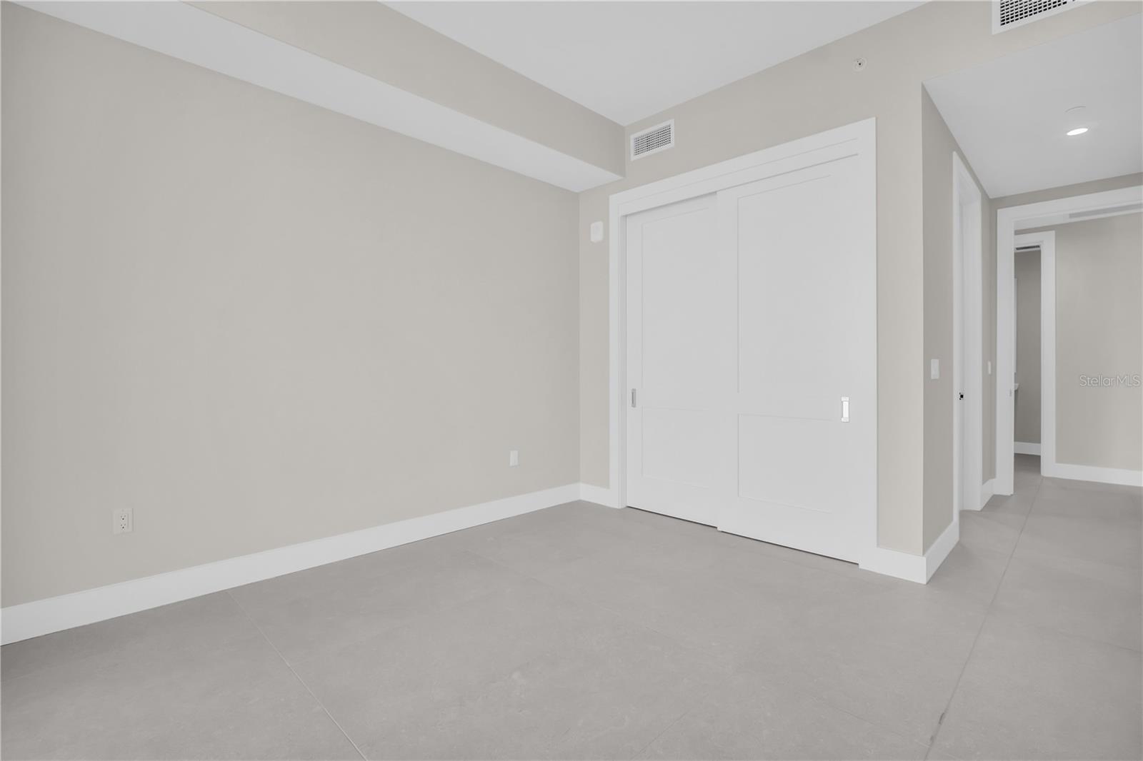 275 1ST Ave #3704 ST PETERSBURG, FL 33701