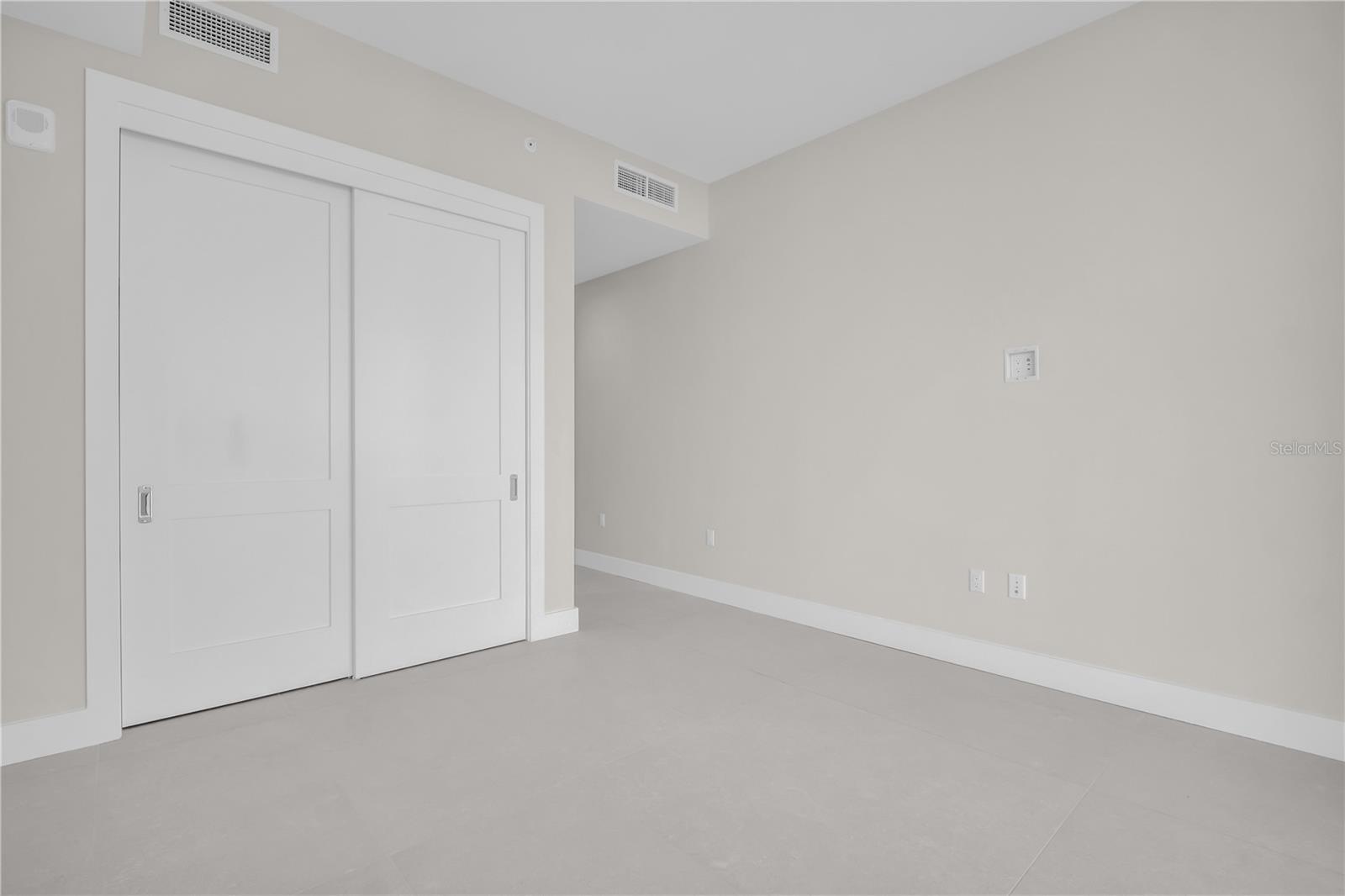 275 1ST Ave #3704 ST PETERSBURG, FL 33701