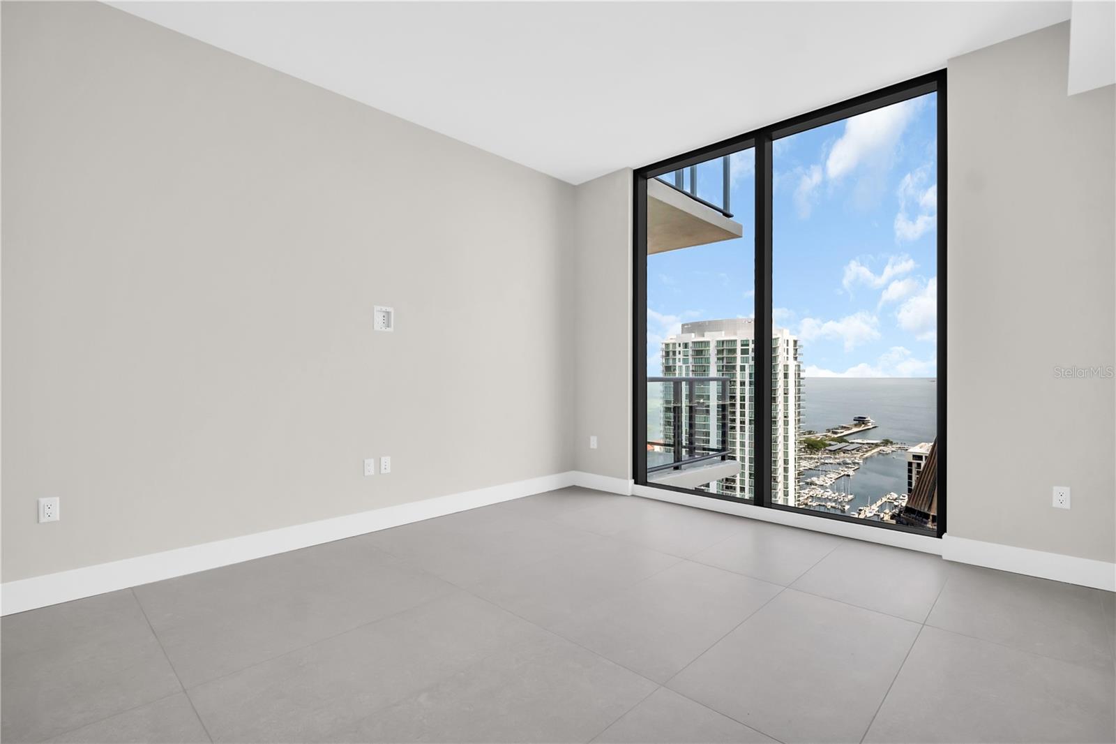 275 1ST Ave #3704 ST PETERSBURG, FL 33701