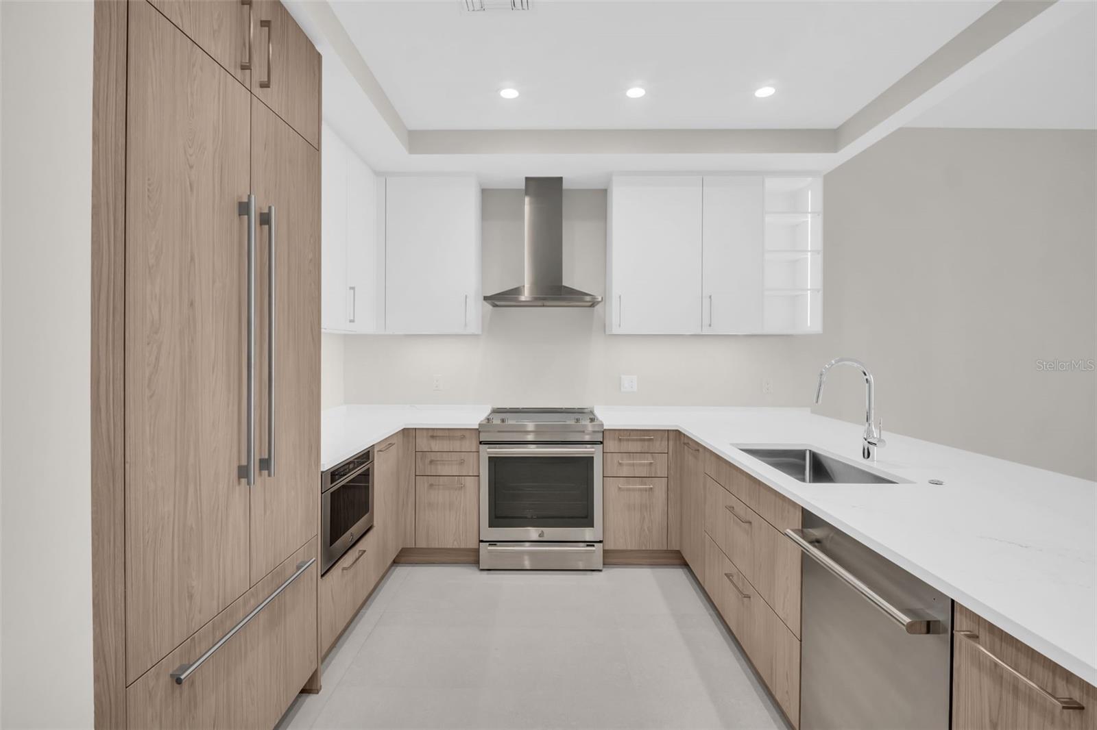 275 1ST Ave #3704 ST PETERSBURG, FL 33701