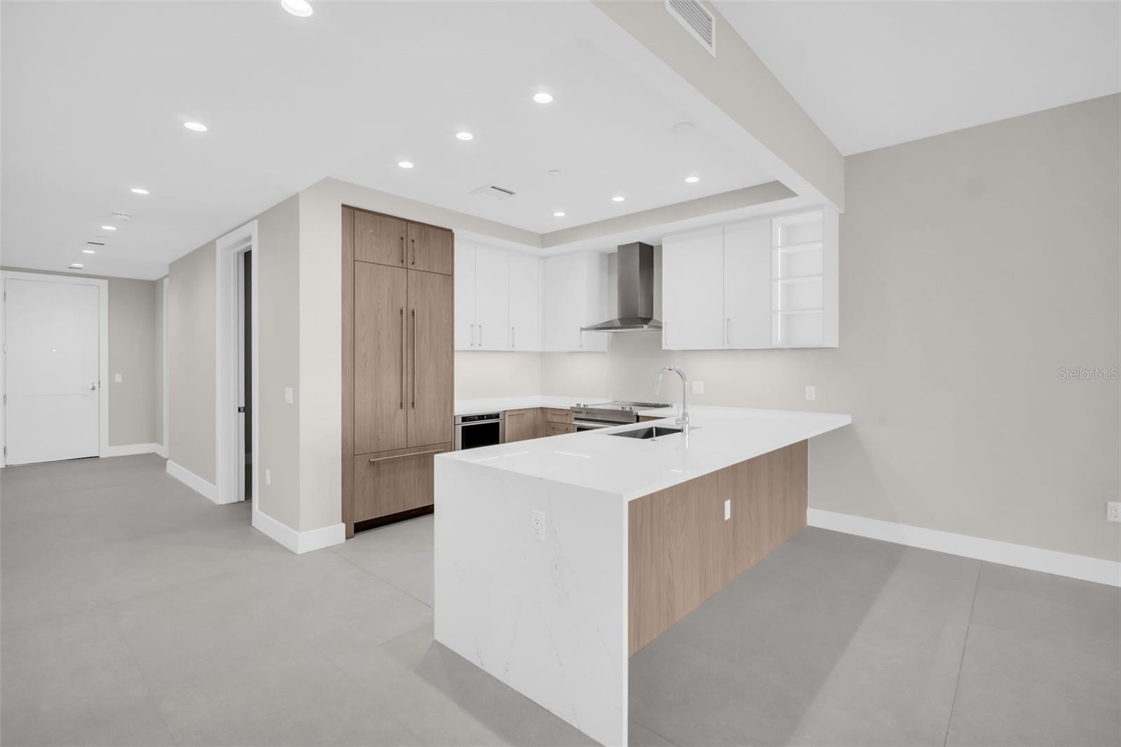 275 1ST Ave #3704 ST PETERSBURG, FL 33701