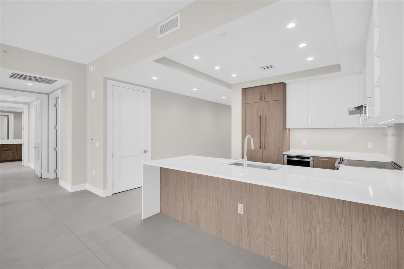 275 1ST Ave #3704 ST PETERSBURG, FL 33701