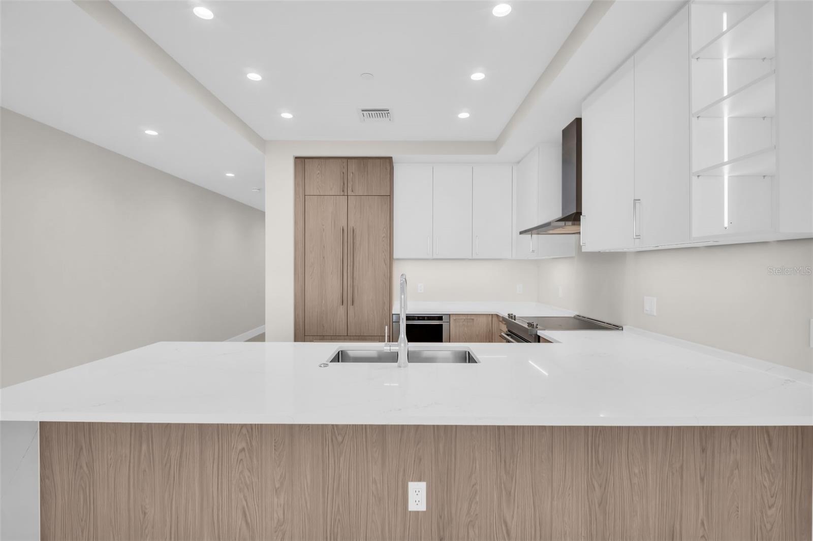 275 1ST Ave #3704 ST PETERSBURG, FL 33701