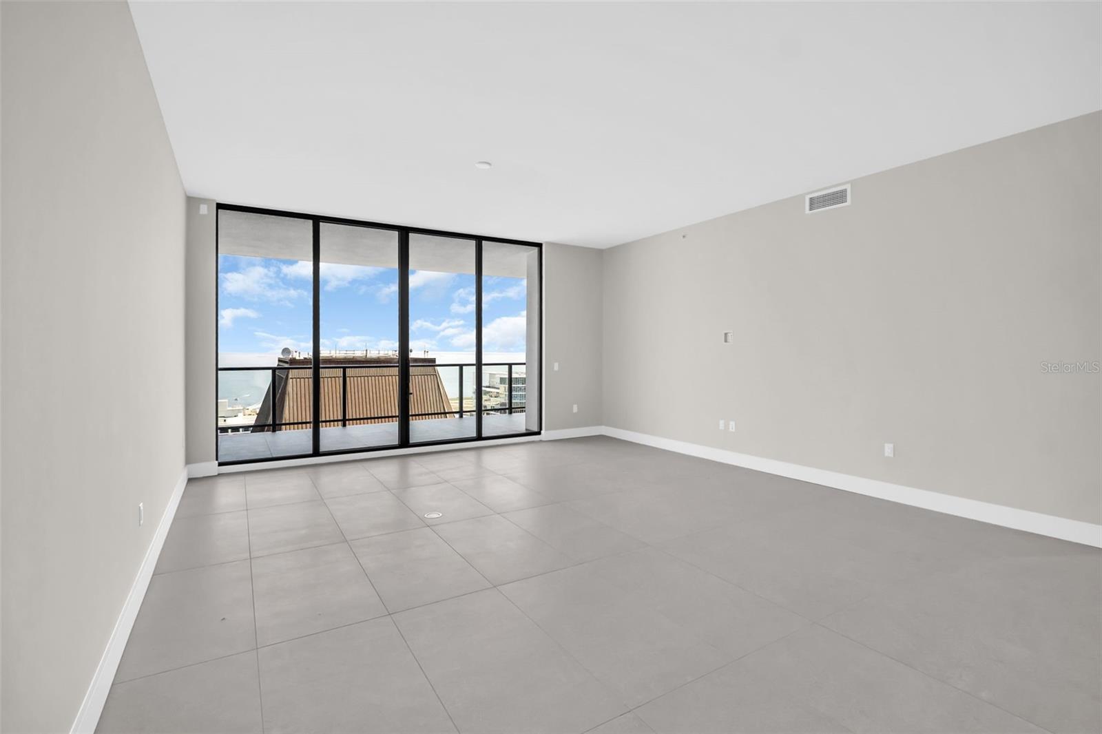 275 1ST Ave #3704 ST PETERSBURG, FL 33701