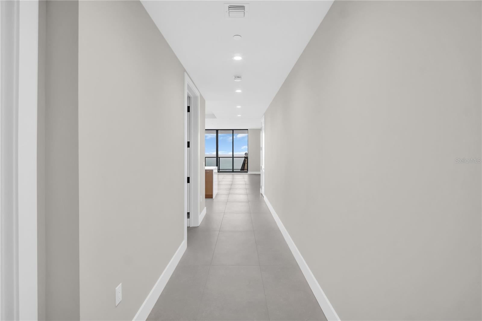 275 1ST Ave #3704 ST PETERSBURG, FL 33701