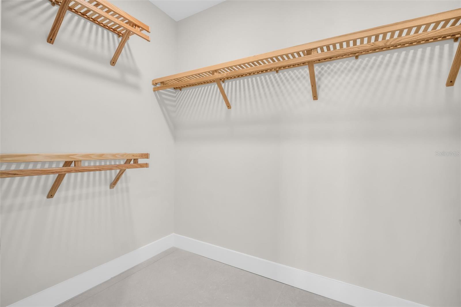 275 1ST Ave #3704 ST PETERSBURG, FL 33701