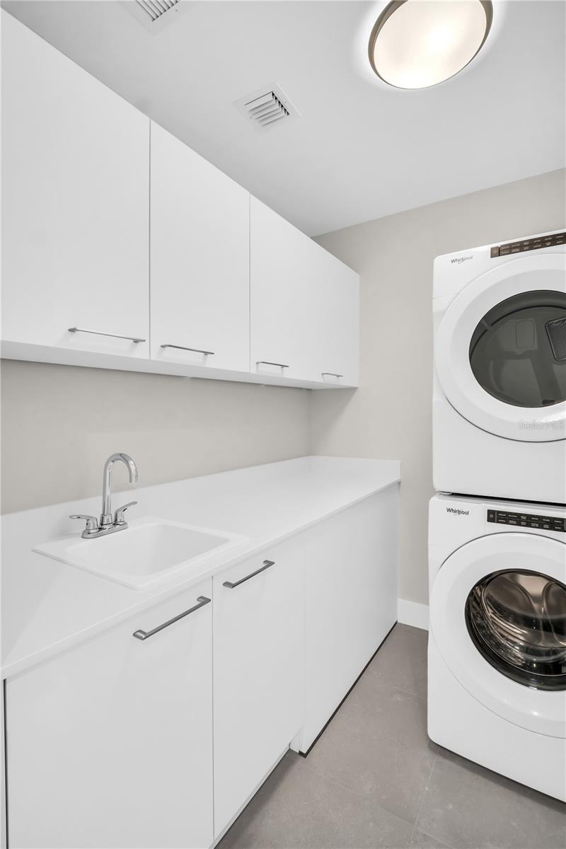 275 1ST Ave #3704 ST PETERSBURG, FL 33701