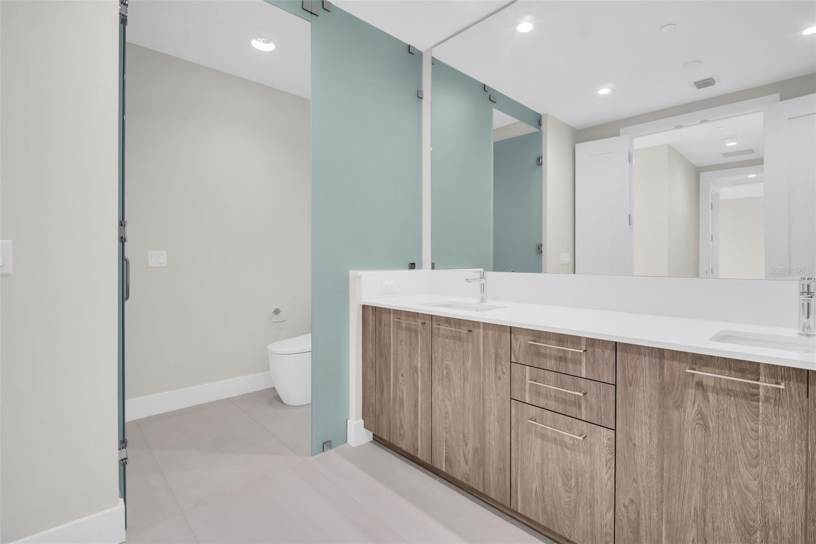 275 1ST Ave #3704 ST PETERSBURG, FL 33701