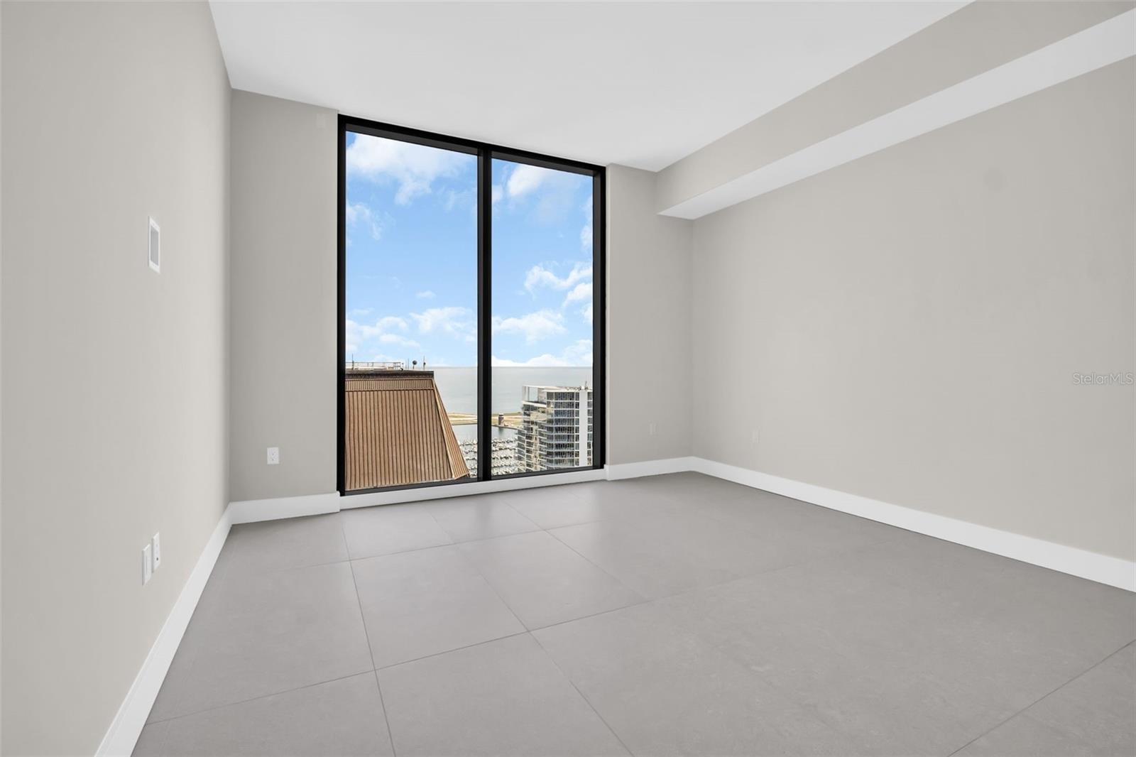 275 1ST Ave #3704 ST PETERSBURG, FL 33701