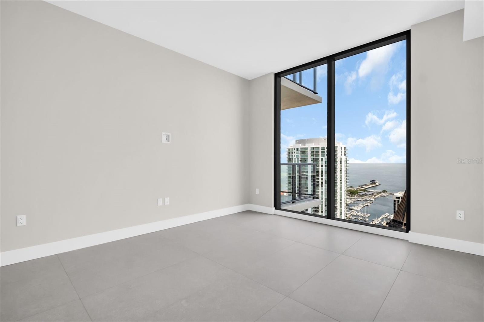 275 1ST Ave #3704 ST PETERSBURG, FL 33701