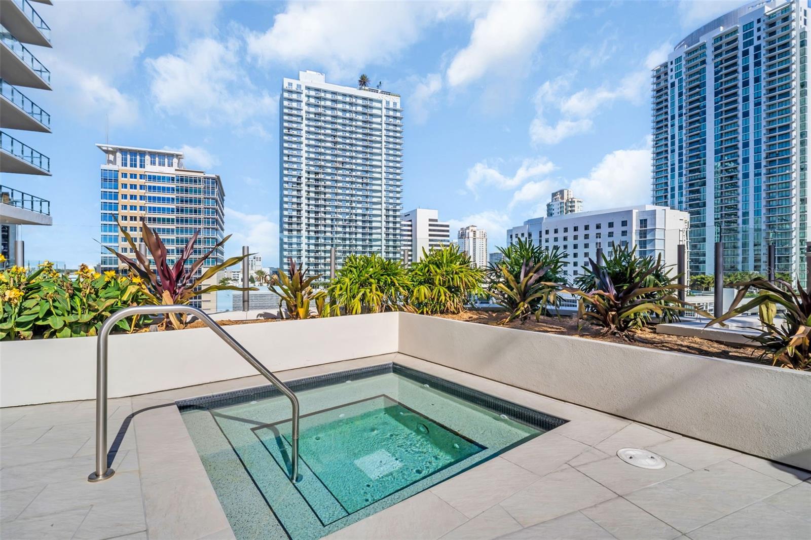 275 1ST Ave #3704 ST PETERSBURG, FL 33701