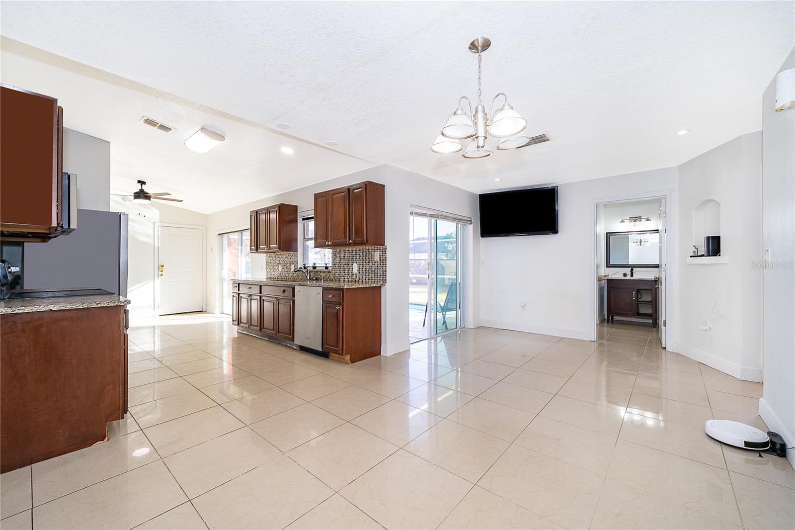 643 BROCKTON Dr KISSIMMEE, FL 34758