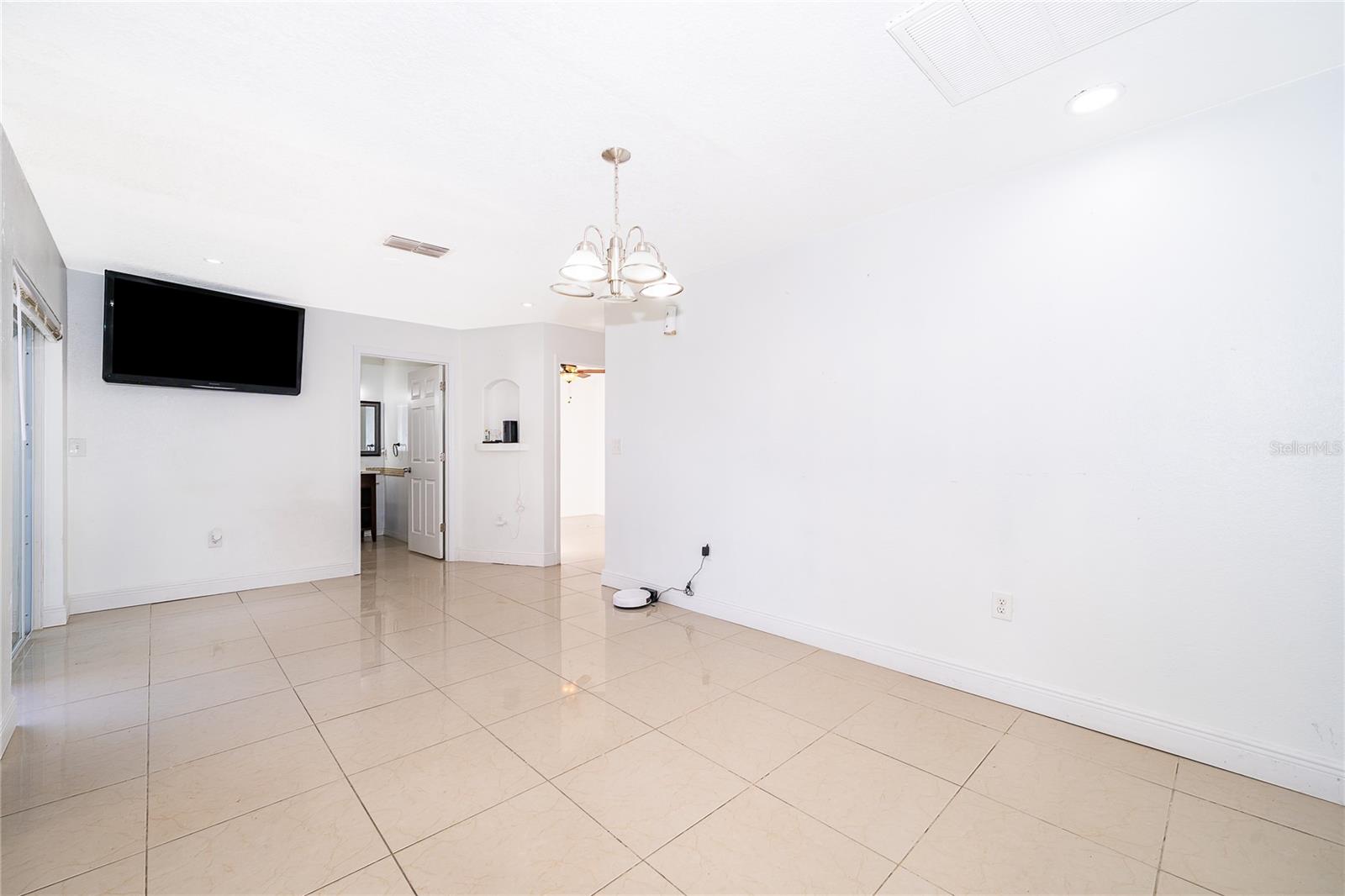 643 BROCKTON Dr KISSIMMEE, FL 34758