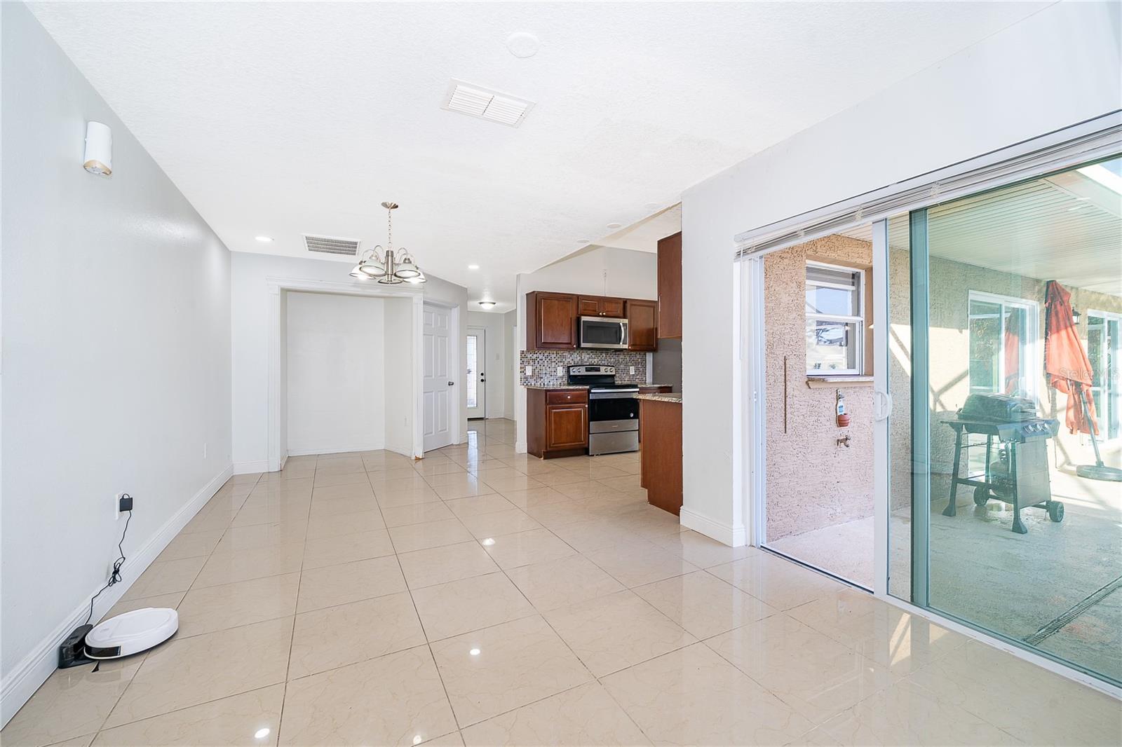 643 BROCKTON Dr KISSIMMEE, FL 34758