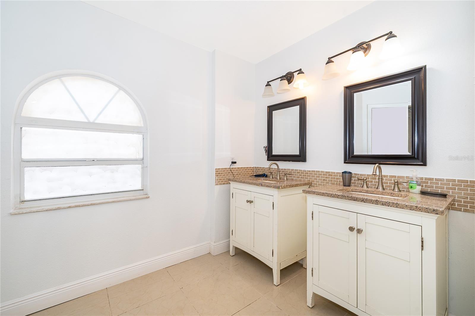 643 BROCKTON Dr KISSIMMEE, FL 34758